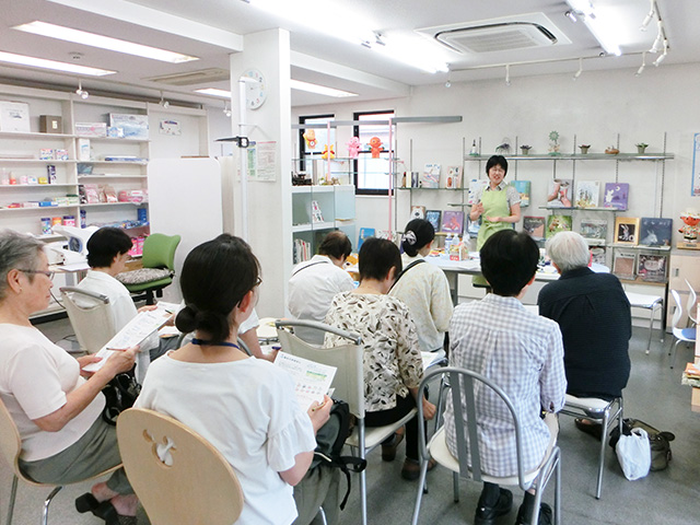駒沢女子大学健康栄養相談室　薬局での栄養講座