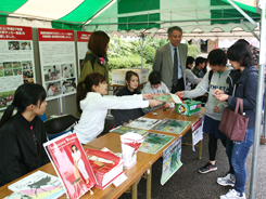 駒沢女子大学展示ブースではパネル展示や抽選会が行われました