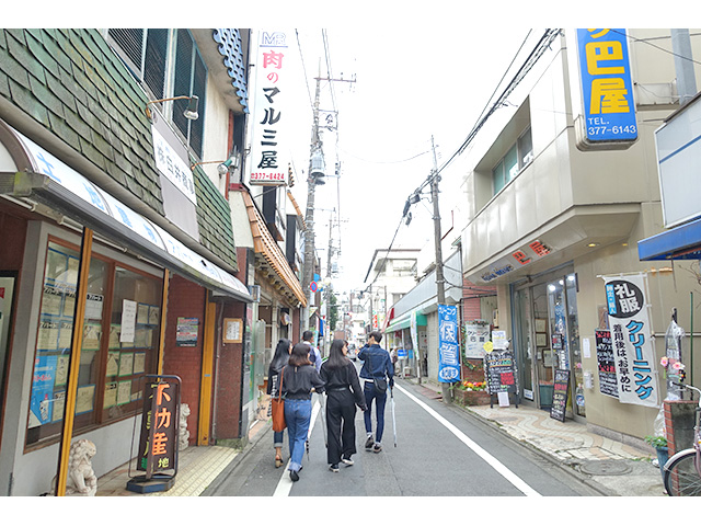 昭和の雰囲気が残るペアリーロード稲城商店街