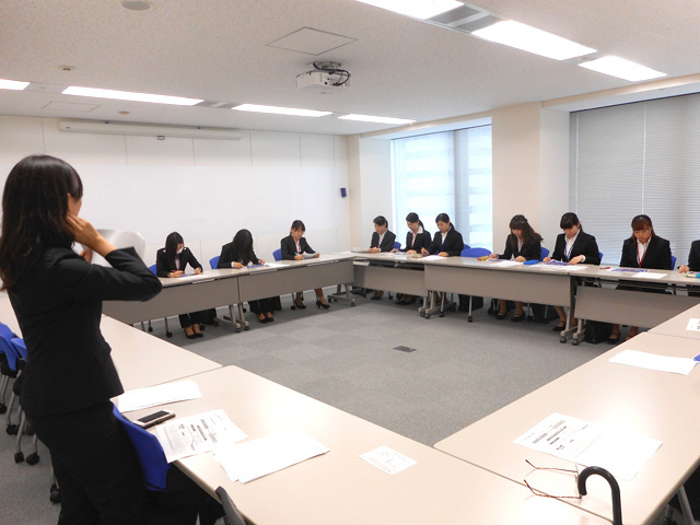 ＪＴＢコーポレートセールス（新宿）社内の会議室で、同社の概要や業務の内容などを説明していただきました