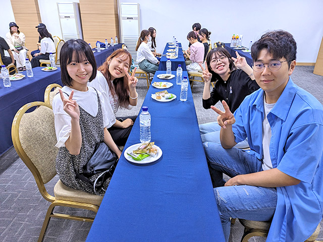 現地学生と国際交流
