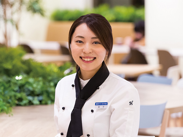 金子 優里さん（管理栄養士）　健康栄養学科　2015年3月卒業