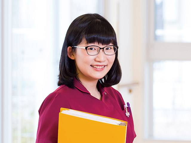 坂本 絵里子さん（管理栄養士）　健康栄養学科　2016年3月卒業