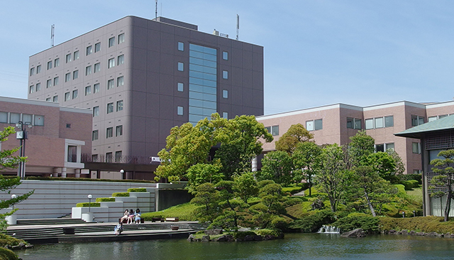 豊かな自然 ゆとりある施設 駒沢女子大学 駒沢女子短期大学