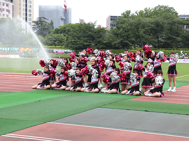 駒沢女子大学チアリーディング部DAISIESによるハーフタイムパフォーマンス