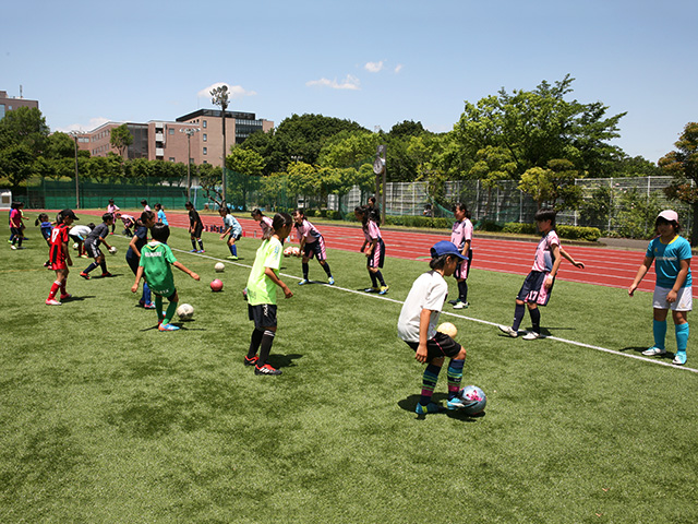 過去のサッカー教室の様子