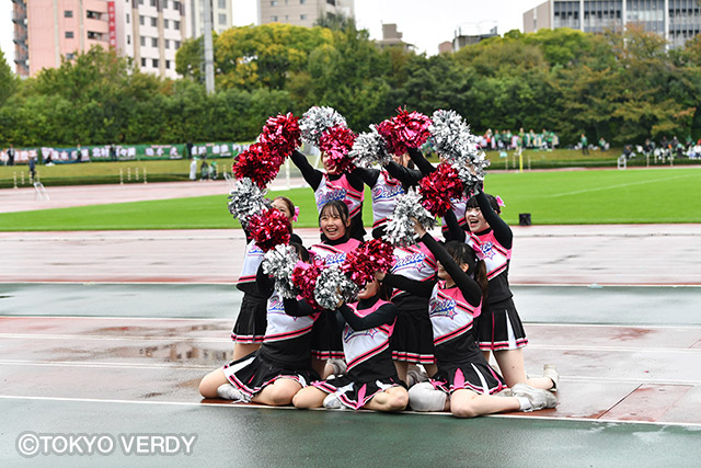 DAISIESによるハーフタイムパフォーマンス ハートで応援