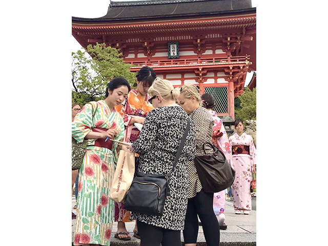 清水寺近辺にてアンケート