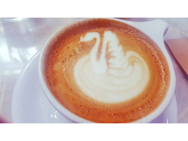 メルボルンのカフェにてFlat white