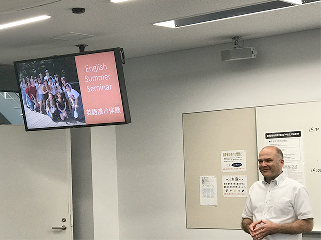 English Summer Seminar　は、プラザ先生とモリス先生が毎年工夫をこらします