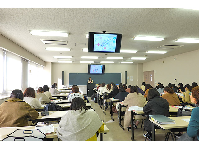 住宅用建材についてレクチャーしていただきました