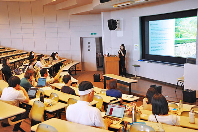 学生発表と質疑応答の様子