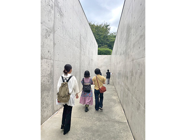 「李禹煥美術館」館内へのアプローチ