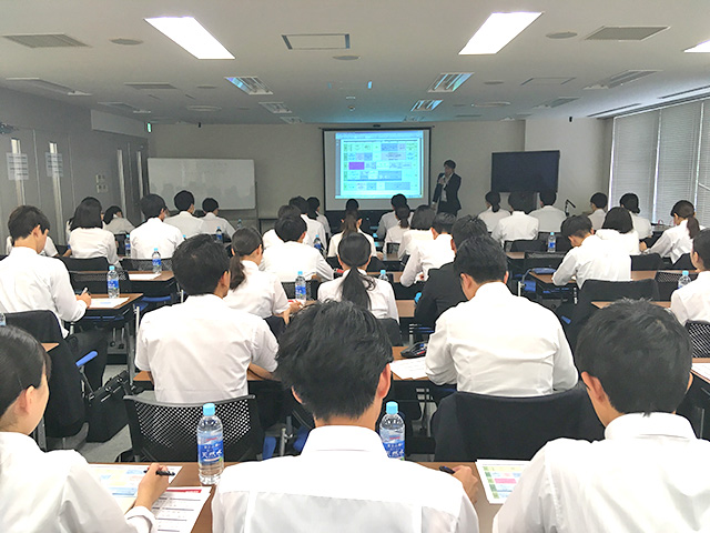 野村證券でのインターンシップ風景②