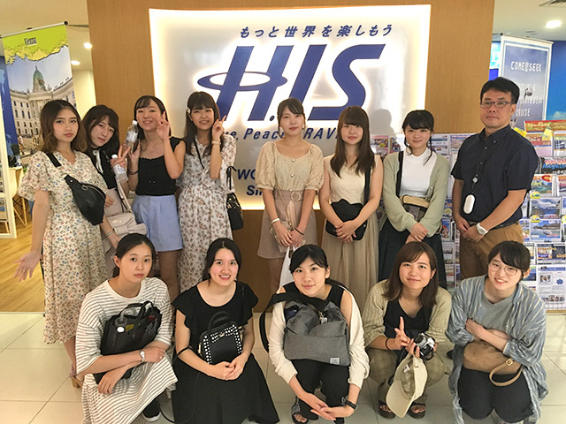 H.I.S.シンガポール支店にて