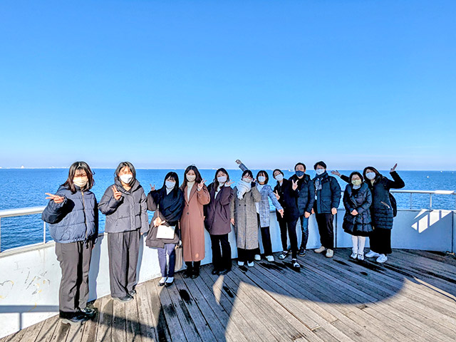 袖ヶ浦海浜公園展望台での集合写真