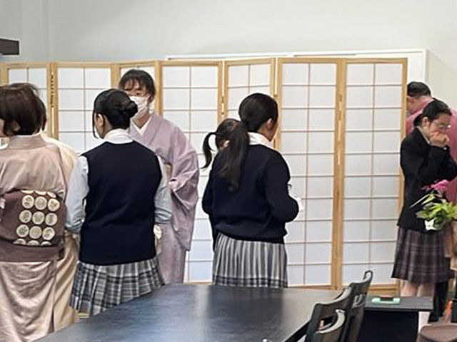 お道具の説明をうけます