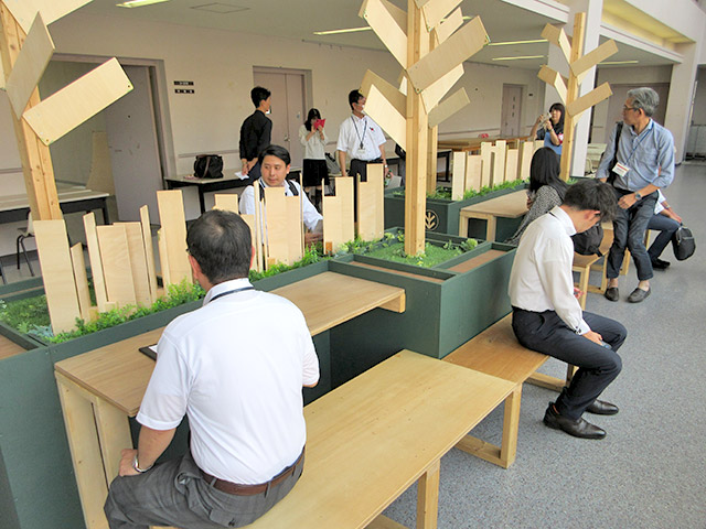 「Kakuregi」の心地よさを楽しんでいます。