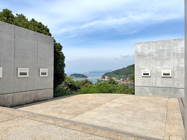 コンクリート壁×アート×風景が美しいベネッセハウスミュージアム