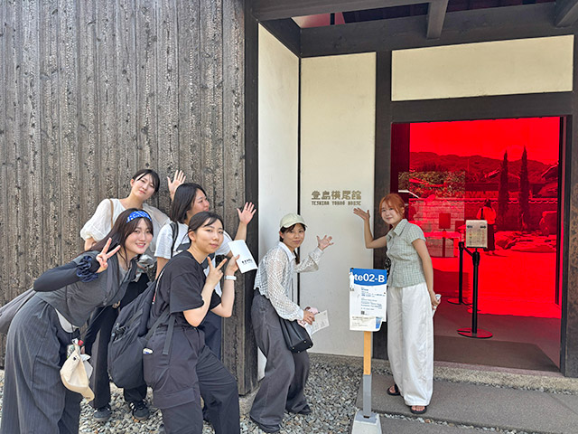 横尾忠則氏のアートを存分に楽しめる豊島横尾館（設計：永山祐子氏）