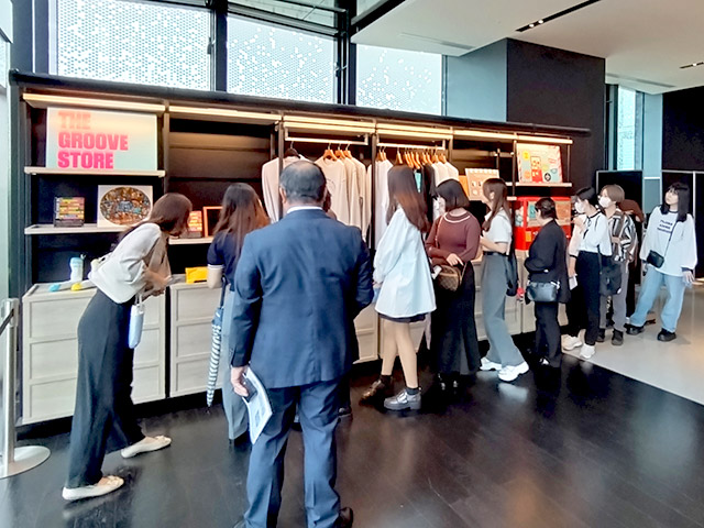 18Fレセプションにはホテルオリジナルグッズが買えるTHE GROOVE STOREがあります