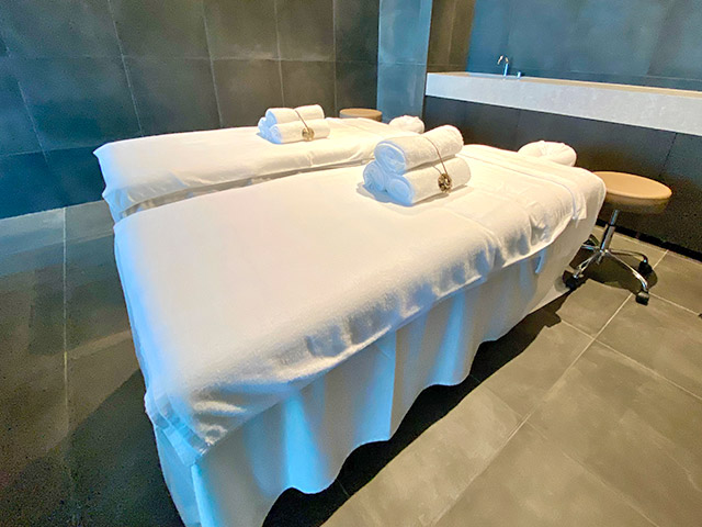 なんと！　客室内でスパの施術がプライベートで受けられるレイアウトになっていました