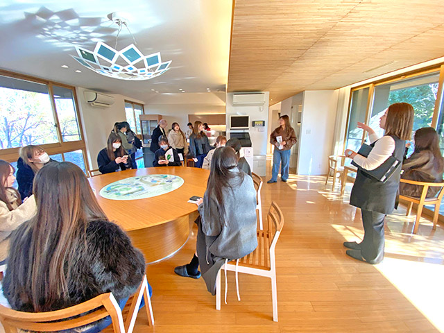 各国のVIPが、集ったとされるテーブルにて