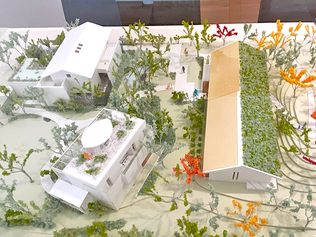 今回見学した3つの実験住宅の模型、それぞれの住宅には未来に向けたアイデアと技術が満ちていました。