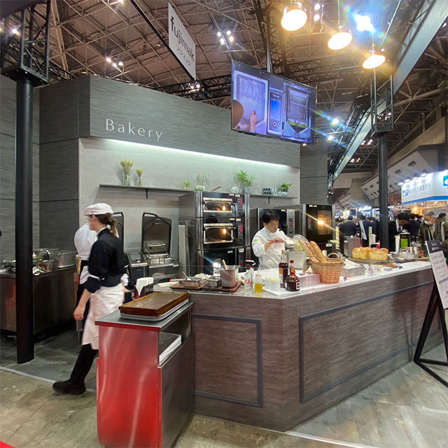 写真02：フジマックブースのシェフズテーブルコーナー