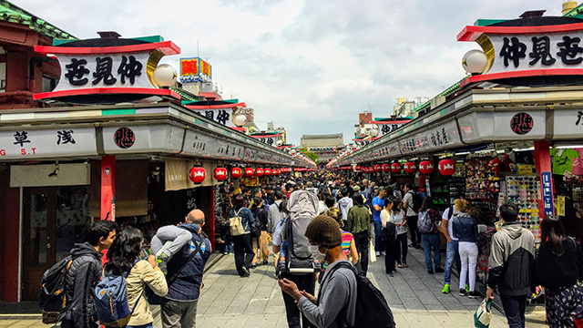 ディズニーランドと浅草寺の共通点とは？ヒントはこの写真！