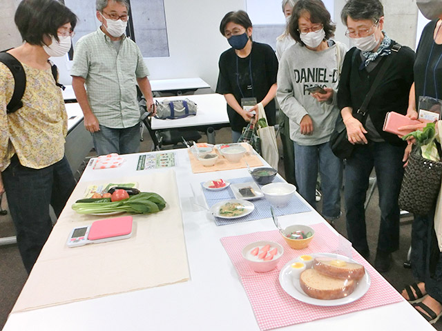 野菜350gがとれるメニュー展示