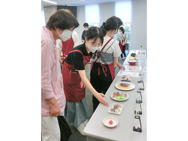 フードモデルで食塩量チェック