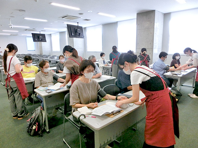 血圧測定の様子