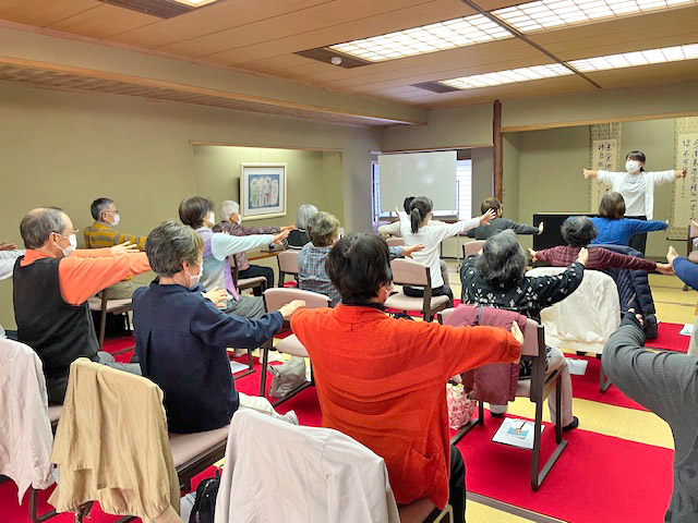 健康運動指導士による体操