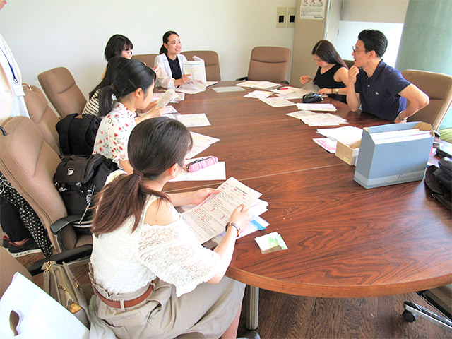 事前ミーティングでは、田邉准教授から学生に対して最終確認の説明がありました。