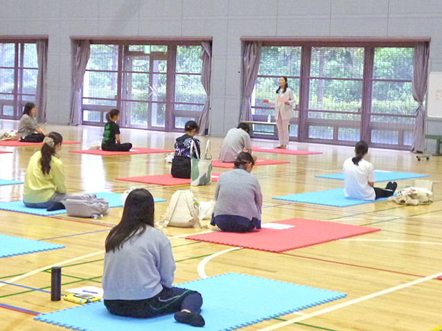 講師の水野谷香（みずのや かおり）先生による講話