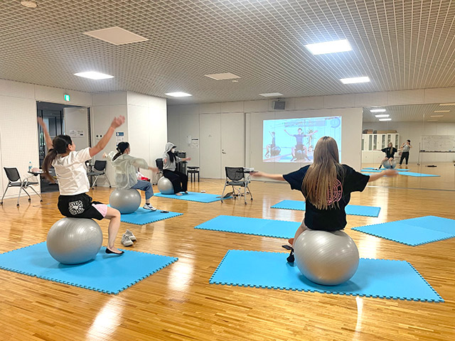 第2回目はバランスボールも体験