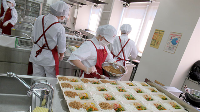 お弁当の盛り付け