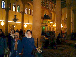 シリア（ダマスカス）のウマイヤード・モスクの内部
