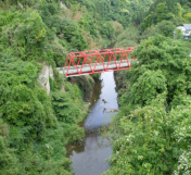 姫の洞窟周辺の風景
（中央：宝衛橋）