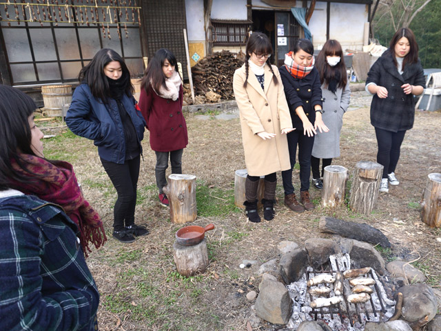 ご褒美に、あったかい焚火と焼き芋が！！