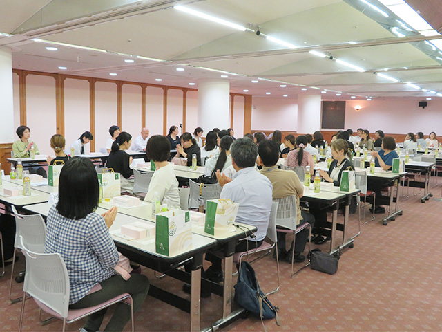 懇親会の様子