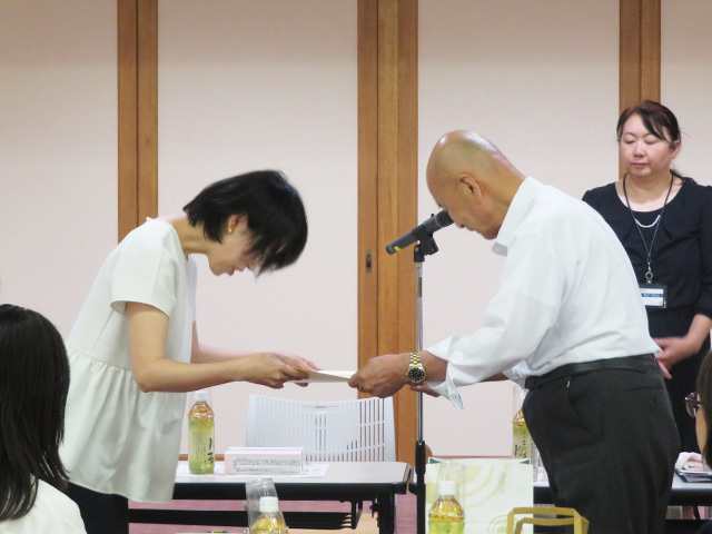 理事長より、感謝状