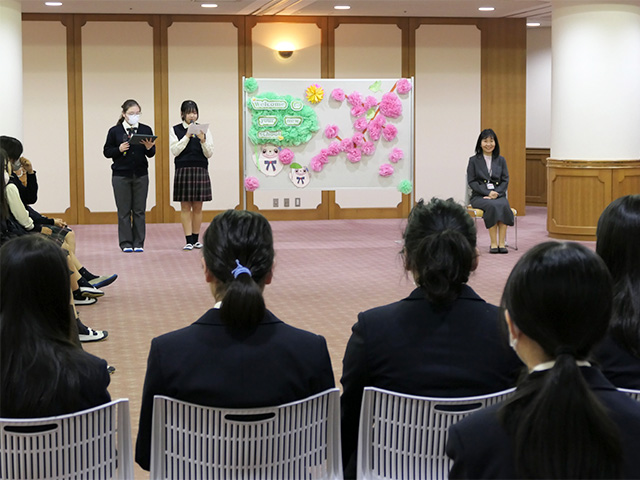 司会・進行は中学3年生が行いました。