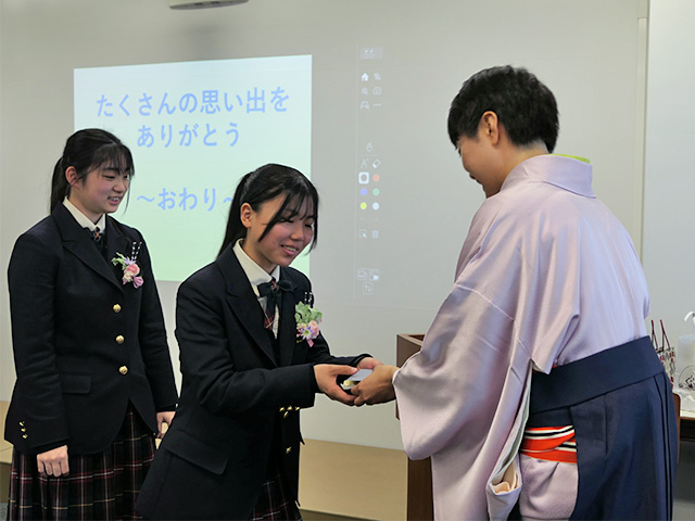 卒業生の皆さんにお手紙をプレゼントしました！