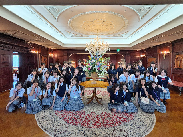 Manor House にて集合写真