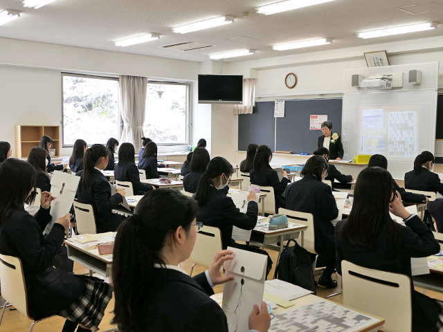 ホームルームの時間　少し緊張しています