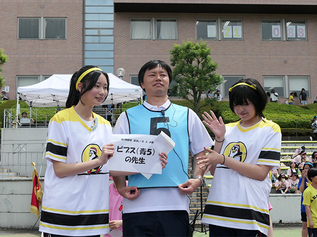 借り物競争　先生も参加しました！