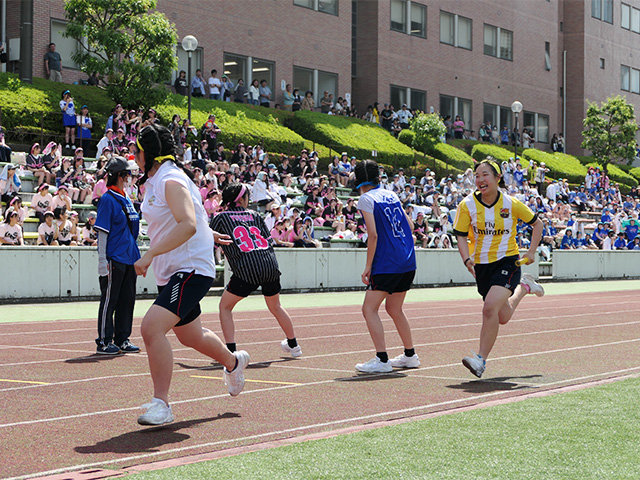 色別対抗リレー　盛り上がりました！