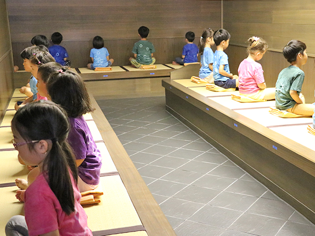 駒澤学園の照心館での坐禅